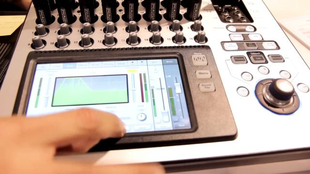 Guitar Center New from NAMM - QSC TouchMix Series смотреть онлайн