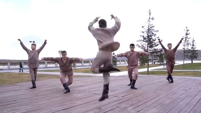 Тувинский национальный театр музыки и танца “Саяны” - Музыка: гр. “Хун-Хурту” - Кожамык смотреть онлайн