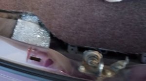 И снова вода в багажнике Mazda 3. Мажем герметиком