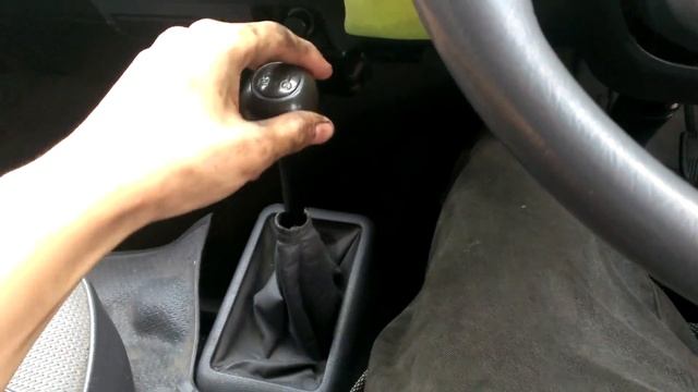 2004 Toyota Hiace 3.0 Startup