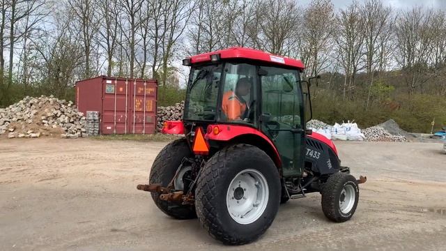 TYM T433SH tractor with 4-WD, 43 hp, independently rotating PTO socket смотреть онлайн