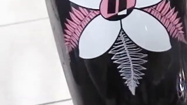 OCOBIKE PRESENT NIRVE ISLAND FLOWER смотреть онлайн