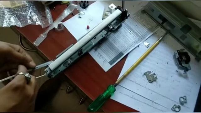 Kyocera 2040dn fuser servicing and change oil pad , Thermo film , fuser repairing смотреть онлайн