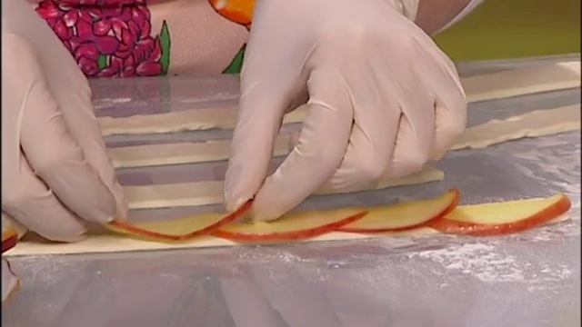 Утренний рецепт - Розочки из слоеного теста смотреть онлайн