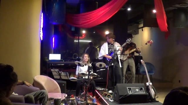 Ньют Саламандер на OpenMic Project in Roxy Horror Bar Almaty смотреть онлайн