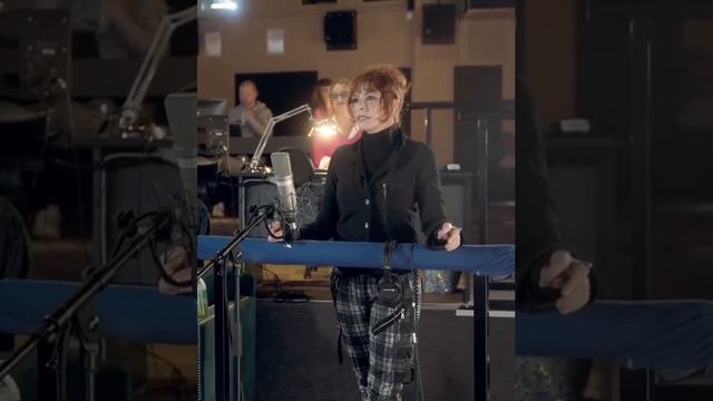 Mylene Farmer вся в работе на Paramount Pictures France