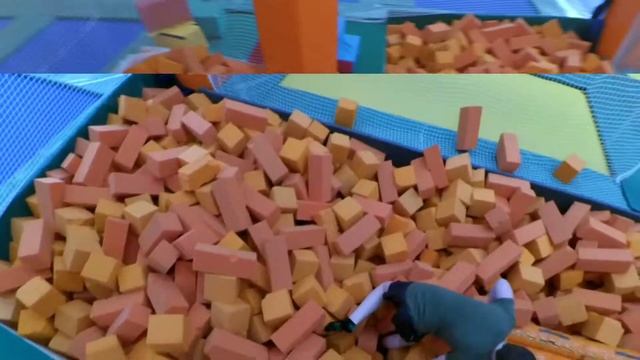 Батутный центр от первого лица|Торговый центр Новомосковский|Батутный центр "Вверх"|Влог #23 смотреть онлайн