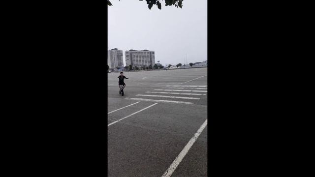 Улетел с электрического самоката смотреть онлайн