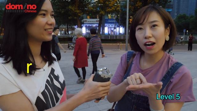 How Good Are Chinese People at English? **TEST!| Domino Asks смотреть онлайн