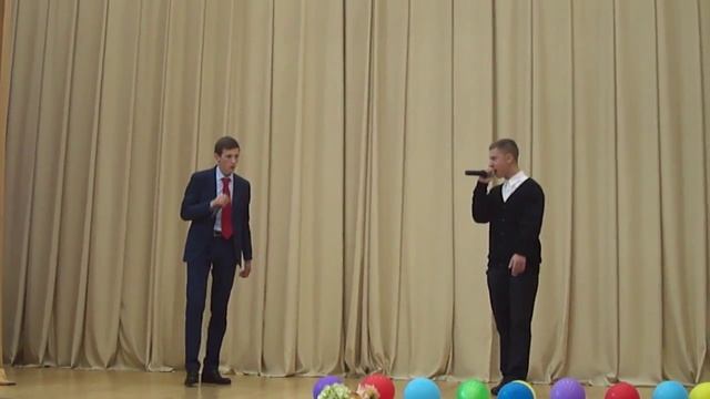Классный рэп с "Последнего звонка" в школе № 31 в Питере! смотреть онлайн