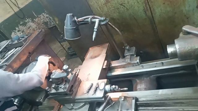 Станок 1К62 токарно-винторезный,запуск ,нарезка резьб ,проверка в работе смотреть онлайн