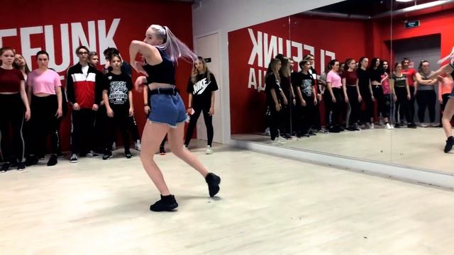 Танцы в Череповце с Викторией Никитиной | Taiwan MC - Catalina | Танцевальный Центр ЭЛЕФАНК смотреть онлайн