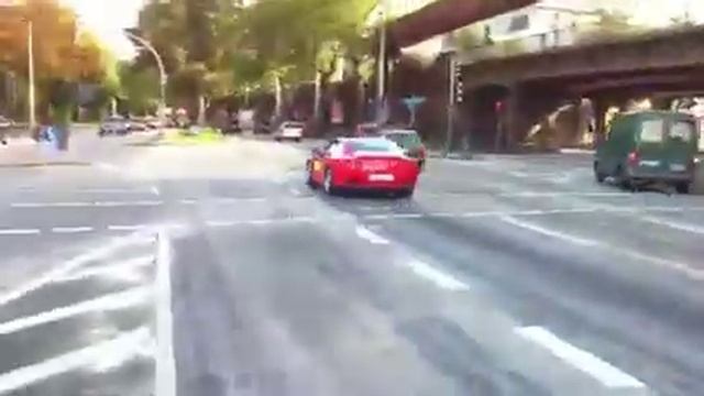Nice Ferrari 575 Maranello Fly by in Hamburg смотреть онлайн