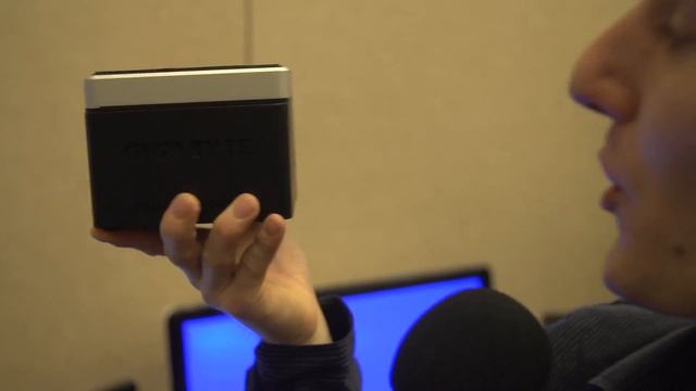 Gigabyte External Graphics Card, Dual Thunderbolt 2 Motherboard & MORE! - CES 2014 смотреть онлайн