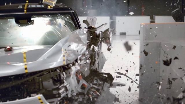 Rivian R1S (2023) CRASH TEST