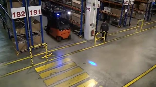 Blue Spot™ - визуальный предупредительный сигнал смотреть онлайн