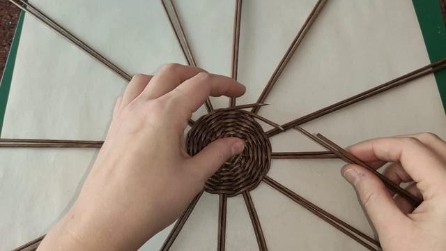 Урок плетения № 7 Наращивание трубочек смотреть онлайн