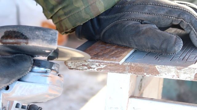 Резка клинкерной плитки под 45*, болгаркой. Заусовка. смотреть онлайн