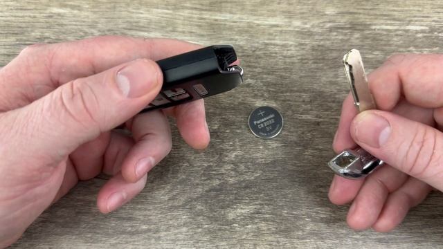 2017 - 2022 Honda CR-V Key Fob Battery Replacement - How To Change Replace CRV Remote Batteries смотреть онлайн