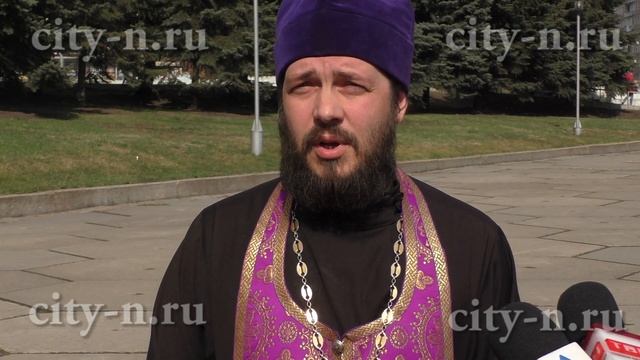 Церкви закроют. Священослужитель научил, как освятить паски и яйца самим смотреть онлайн