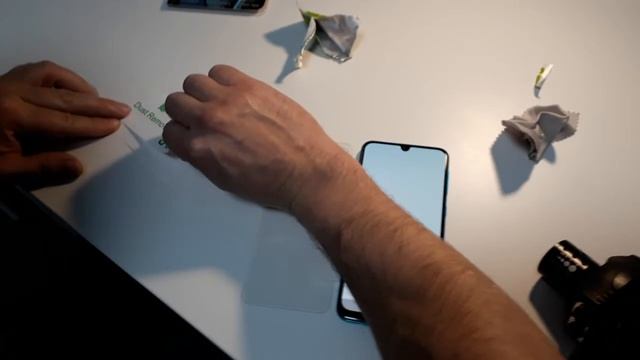 Как без опыта нормально приклеять поставить защитное стекло на телефон Samsung Galaxy M21 смотреть онлайн