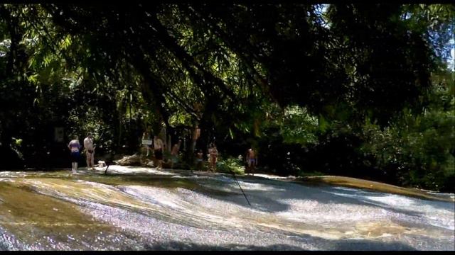 Crazy waterfall ride, Brazil / Аттракцион на водопаде, Бразилия смотреть онлайн