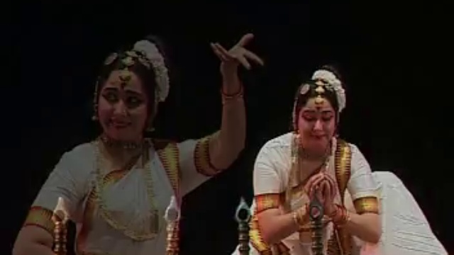 Танец Мохиниаттам (Mohiniattam) смотреть онлайн