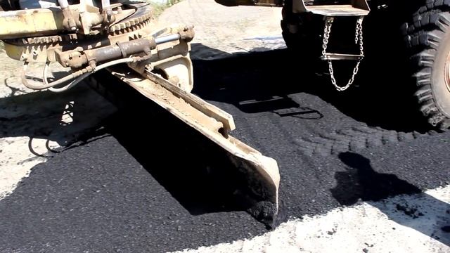 На орском шоссе укладывают асфальт. Июль 2017г. Гай смотреть онлайн