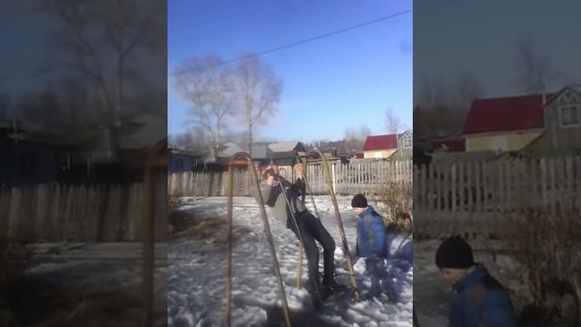 Солнышко на качелях. смотреть онлайн