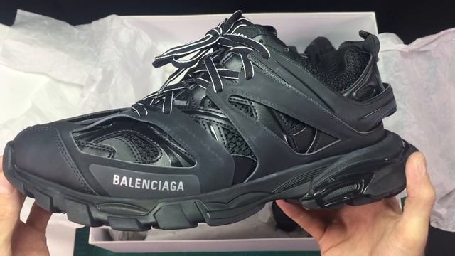Balenciaga Track Leather or not ? смотреть онлайн