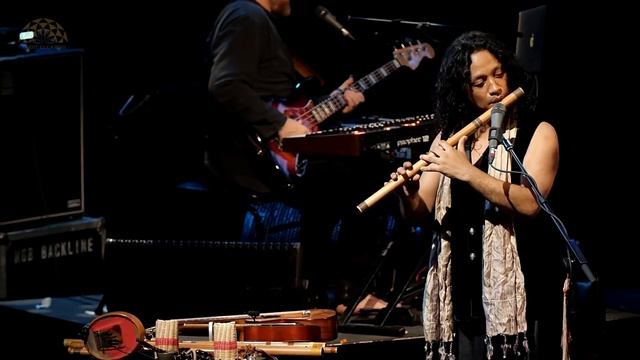 Deva Premal, Gayatri Mantra en concierto, marzo 2020. Sub Títulos de pronunciación. Tarot El Camino смотреть онлайн