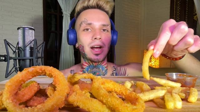 МУКБАНГ / БУРГЕР ? ЛУКОВЫЕ КОЛЬЦА ? КАК ПЕРЕЕХАТЬ КУДА-ТО ? #мукбанг #бургер #асмр #mukbang смотреть онлайн