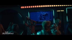 Она влюбилась в каннибала, который сьел ее ногу и руку :(