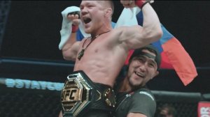 Сын Петра Яна вынес пояс чемпиона UFC на встрече с фанатами бойца | ОН ВПЕРВЫЕ ЕДЕТ НА БОЙ ОТЦА