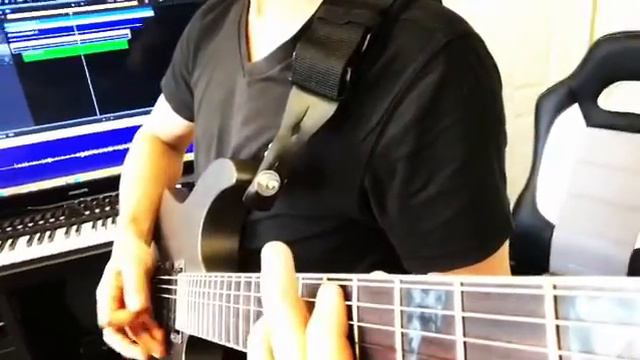 Leo Cubias line6 spider groove смотреть онлайн