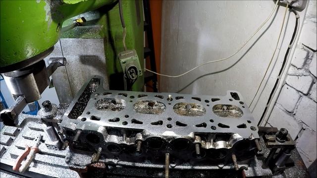 Фрезеровка ГБЦ.Первые шаги,испытание резцов.Cylinder head milling. смотреть онлайн
