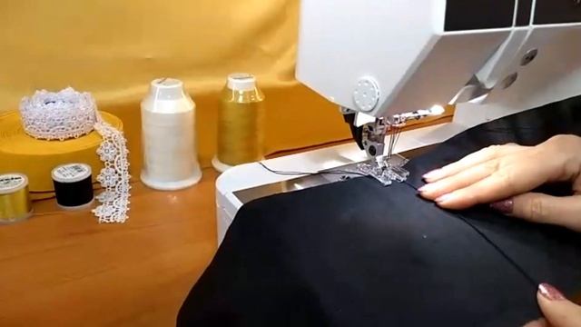 Использование лапки Pfaff для создания защипов и прокладывания между ними декоративной строчки смотреть онлайн