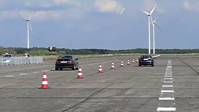 Zlot Śniatowo 1.05.2010 BMW 325 vs. Renault Megane Coupe 1,4 16V 1/4 MILI смотреть онлайн