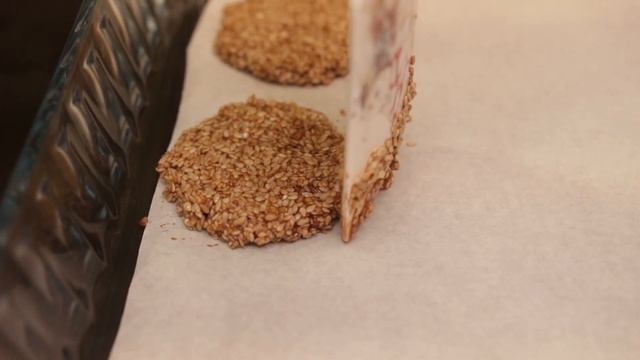 Köstliche Kekse ohne Mehl in 5 Minuten! Knusprige Sesamkekse, ein Rezept mit 3 Zutaten in nur 5 Mi смотреть онлайн