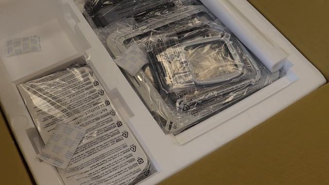 Janome CM17 Unboxing смотреть онлайн