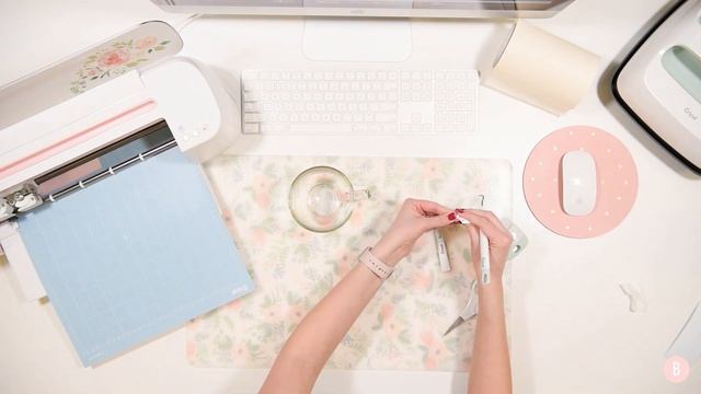 A STRESS-FREE WAY TO APPLY VINYL TO A CURVED SURFACE смотреть онлайн