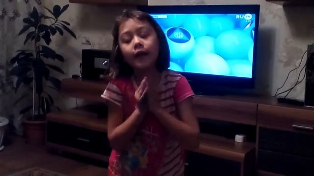 Стих без буквы р мама спит она устала, ну и я играть не стала...... смотреть онлайн