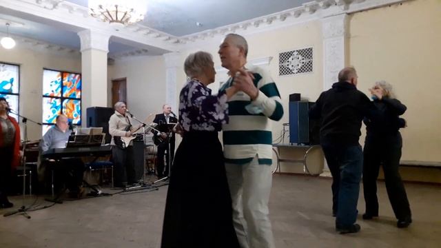 ГОЛУБАЯ НОЧЬ!???/ЖИВАЯ МУЗЫКА И ТАНЦЫ В КЛУБЕ ХАРЬКОВ ДЕКАБРЬ 2020 смотреть онлайн