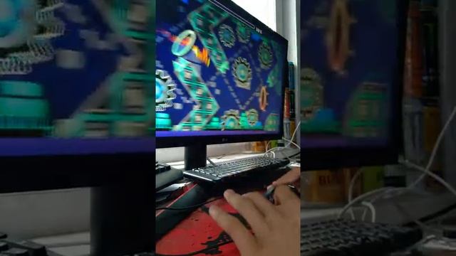 треню играю и прохожу jawbreaker смотреть онлайн