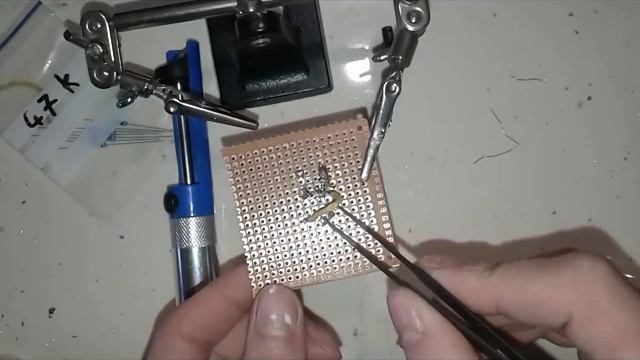 Police LED Flasher circuit with 555 смотреть онлайн