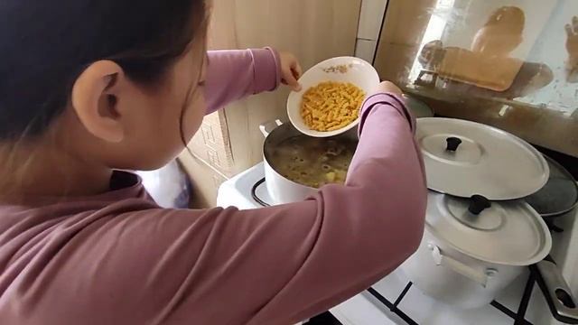 Зере готовит обед смотреть онлайн