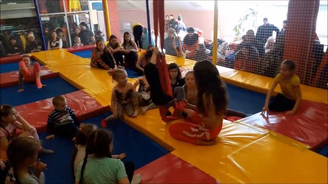 ТЦ БУМ ВОЗДУШНЫЕ ПОЛОТНА смотреть онлайн