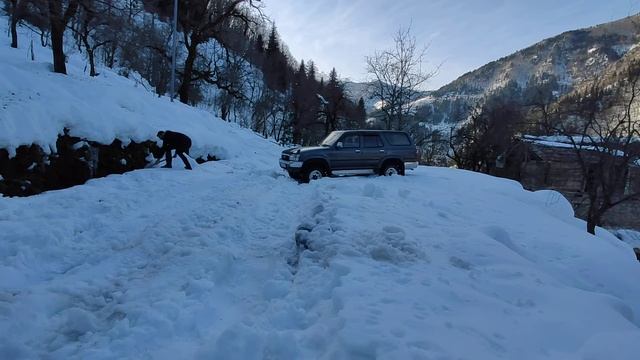 Toyota Hilux Surf 2.4 2lt-e -1992. Off- Road Snow.