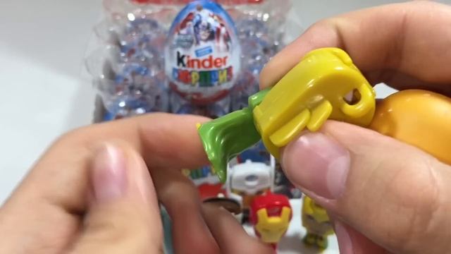 Распаковка Киндер Cюрпризов из серии Мстители Общий Сбор, Kinder Surprise Marvel Avengers Assemble смотреть онлайн