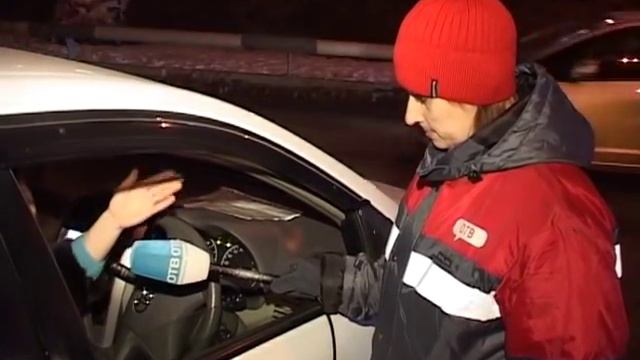 Водитель проигнорировала знак «Уступи дорогу» на Столетии смотреть онлайн